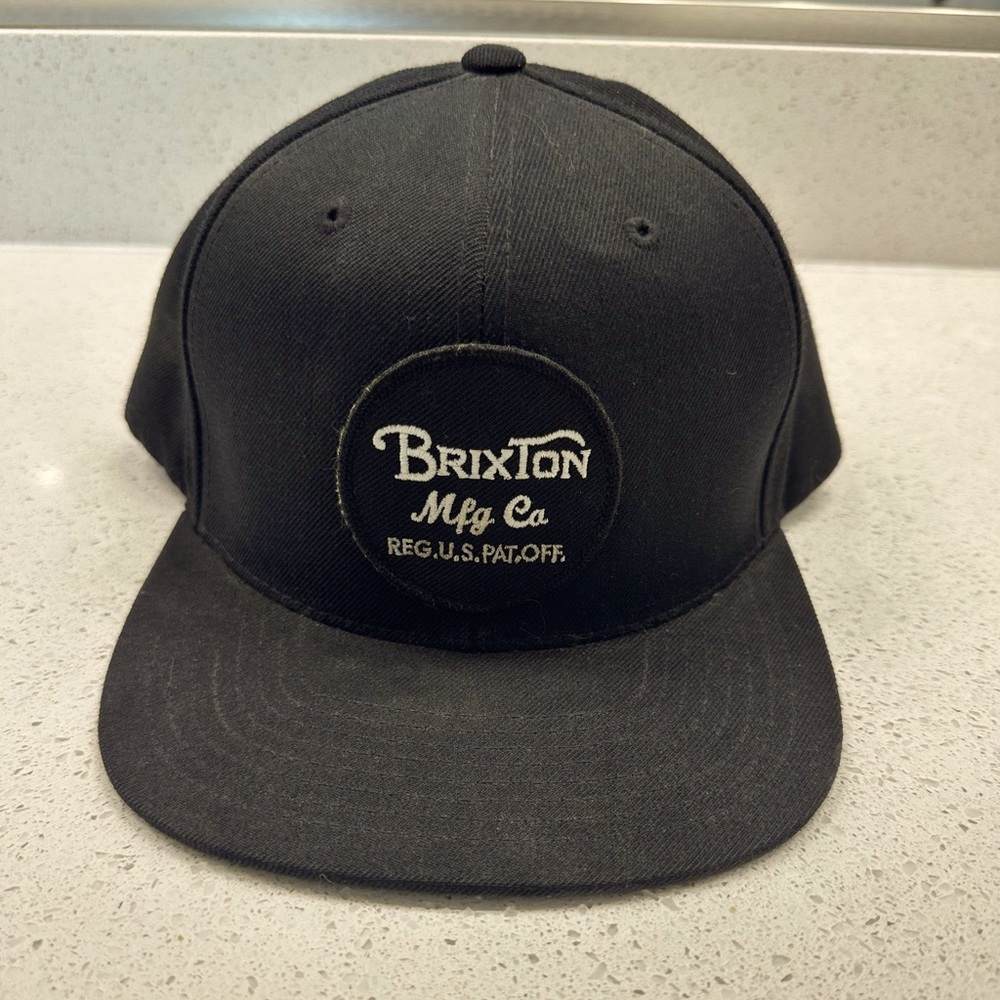 Brixton hat black snap back
